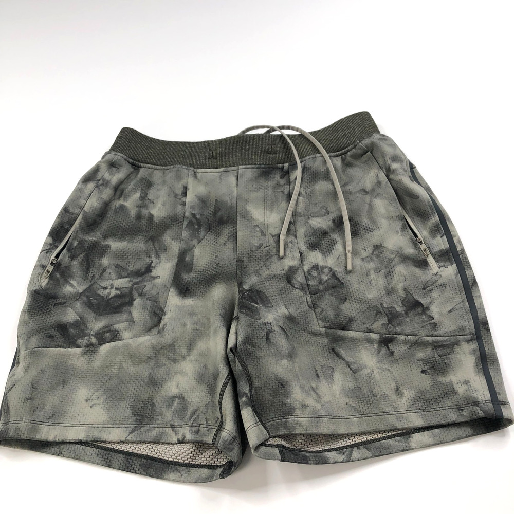 Lululemon License To Train MED (Fit 28In) Elastic 7" Shorts Camo Gray LM7AONS